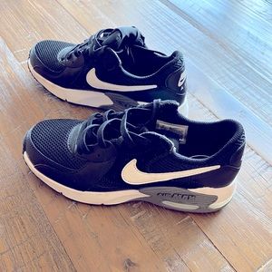 Nike woman’s air max shoes. Gently worn once.